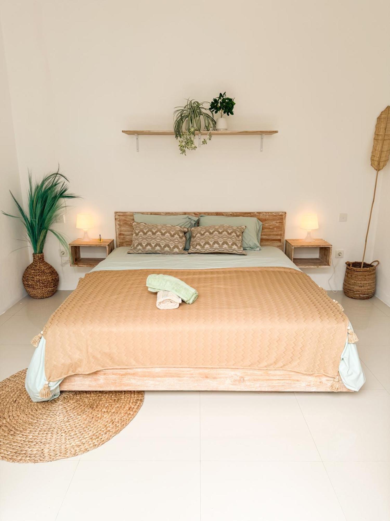 Casa De Three Villa Seminyak (Bali)