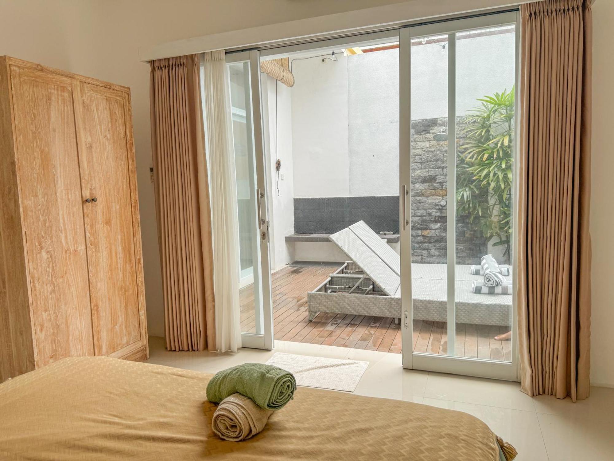 Casa De Three Villa Seminyak (Bali)